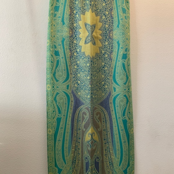 Scarf. Elegant and stylish. - Picture 5 of 8